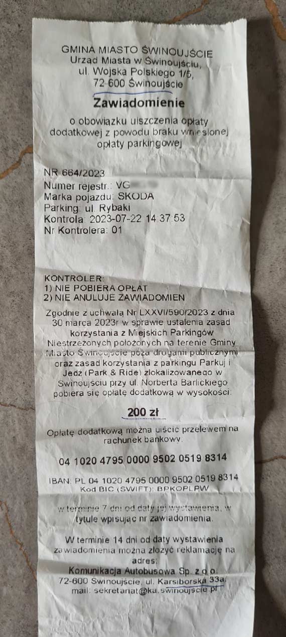 Mieszkanka ostrzega: Parking na ul. Rybaki - miejsca dla niepełnosprawnych płatne, ale brak informacji dla turystów