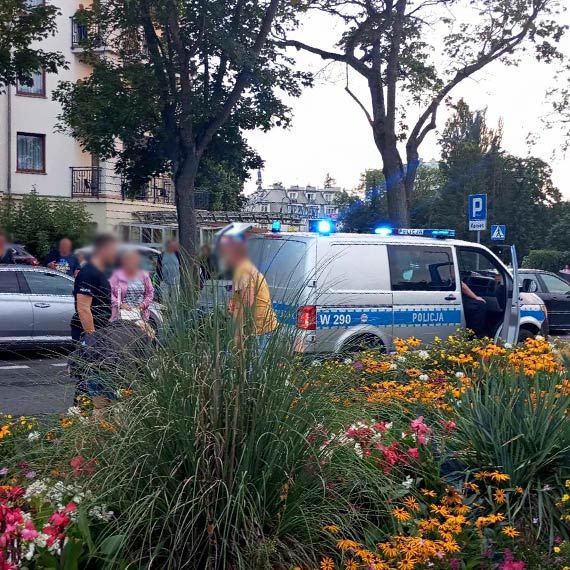 Kolizja radiowozu z motocyklist na ulicy Uzdrowiskowej
