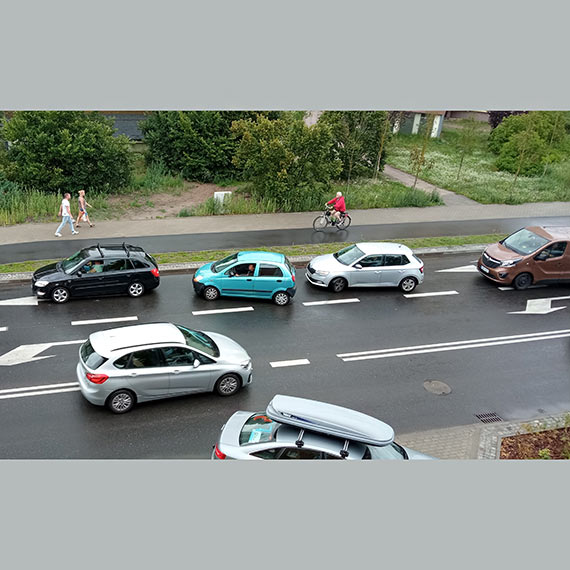Mieszkańcy budynku przy ulicy Grunwaldzkiej nie mogą wyjechać z posesji!