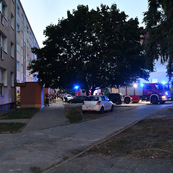 Na Kujawskiej o krok od tragedii: Strażacy wezwani z powodu wyczuwalnego zapachu gazu
