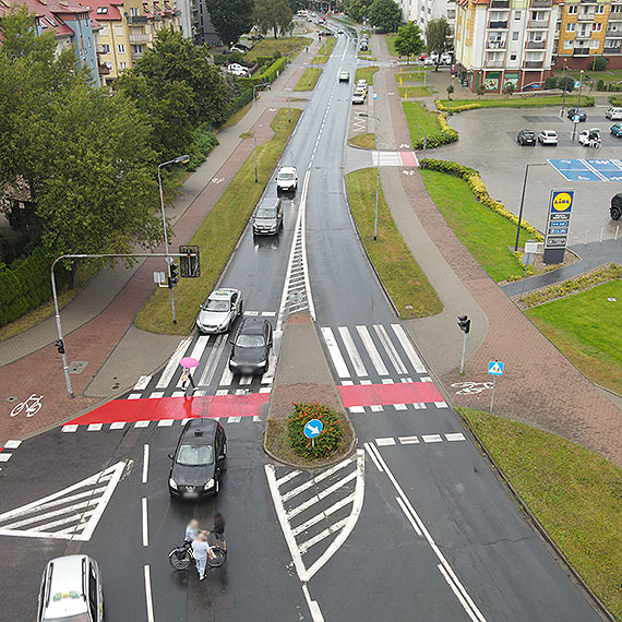 Potrcenie rowerzystki na ulicy 11 Listopada 