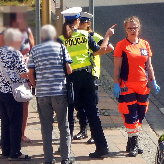 Samochód potrącił kobietę na ulicy Konstytucji 3 Maja