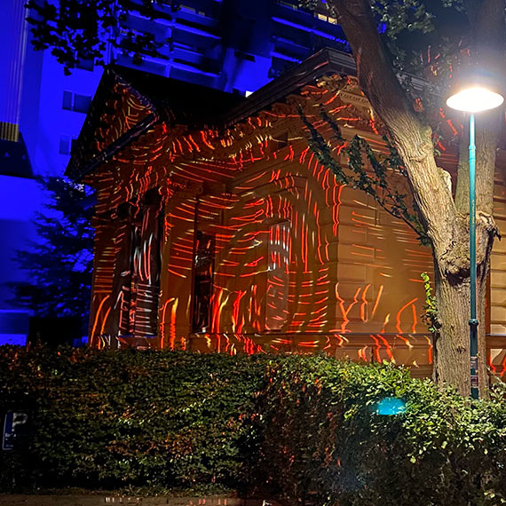  Spektakularne iluminacje na cianach domw. Tak w niemieckiej czci Uznamu zainaugurowano Tydzie Uzdrowiskowej Architektury