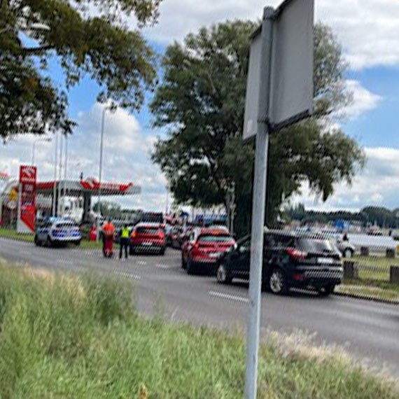 Chaos na ulicy z powodu obniżonej ceny paliw na stacji Orlen