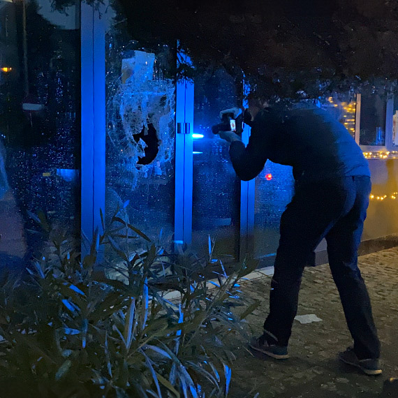 Dramatyczny poranek w hotelu przy ulicy Sowackiego: Recepcjonista ofiar brutalnego morderstwa. Zobacz film!