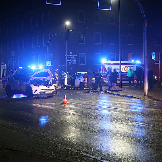 Wypadek na skrzyowaniu Konstytucji 3 Maja i Matejki: jedna osoba zabrana do szpitala