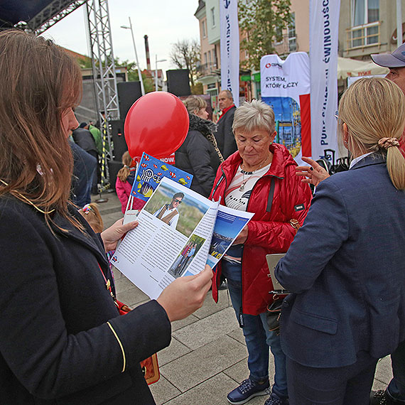 Pieczone dziki i dzika zabawa. Grupa Morska zaprosia mieszkacw na swoje dwudzieste urodziny