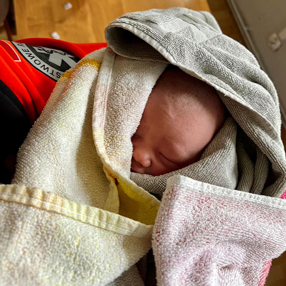 Witaj na świecie, mały bohaterze! Niezwykła interwencja świnoujskiego zespołu ratunkowego