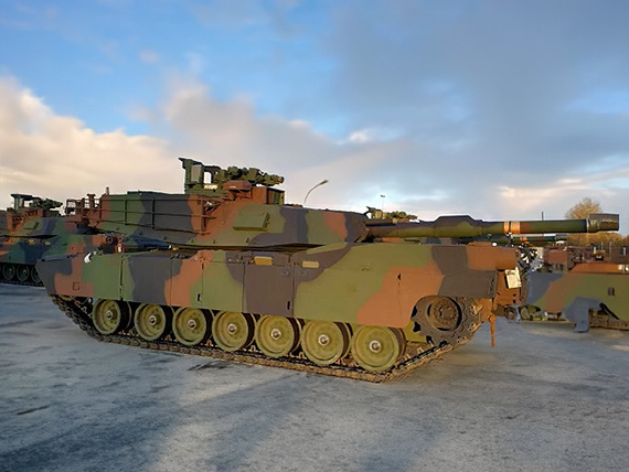Znaczca dostawa czogw Abrams i wyrzutni HIMARS dla Polski: Wzmocnienie obrony narodowej