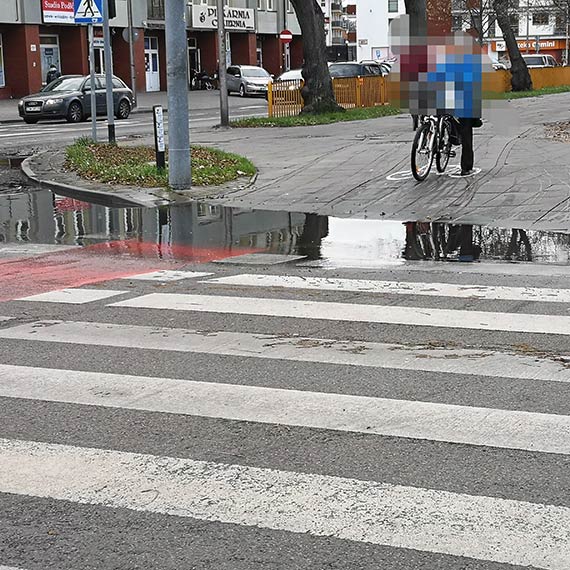 Mieszkaniec - Dwa dni po ulewie, a woda stoi?