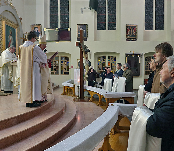 Dziś odpust w Parafii Chrystusa Króla. W przededniu tego święta, do świątyni przybył arcybiskup Andrzej Dzięga. To jednak nie koniec uroczystości
