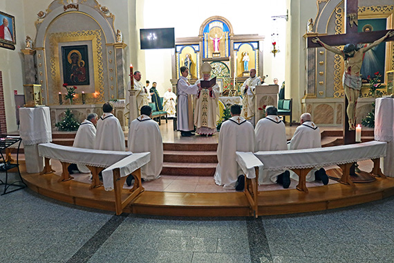 Dziś odpust w Parafii Chrystusa Króla. W przededniu tego święta, do świątyni przybył arcybiskup Andrzej Dzięga. To jednak nie koniec uroczystości