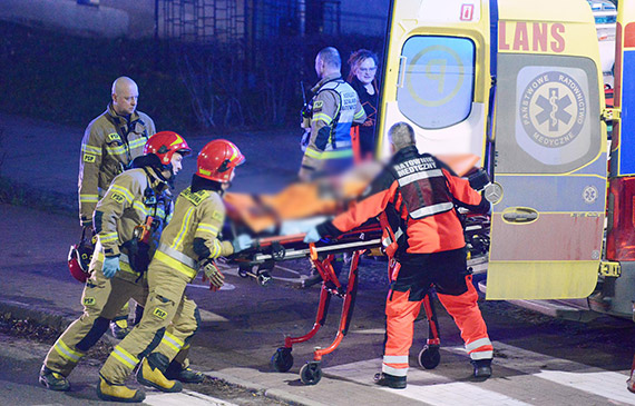 Na pomoc kobiecie - siłowe wejście do mieszkania
