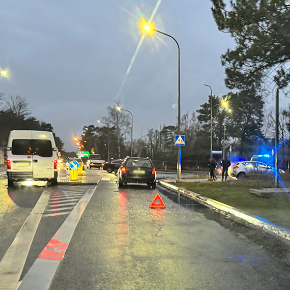 Zdarzenie drogowe z udziałem samochodu i skutera