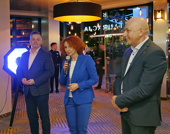 Szalona prywatka, z okazji Dnia Babci i Dziadka. Zobacz film!