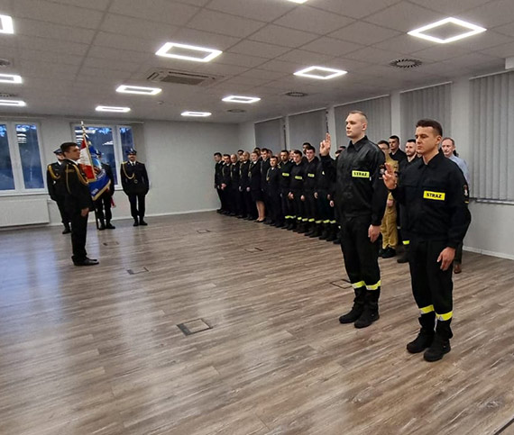 Uroczysta zbiórka z okazji ślubowania strażaków oraz przejścia na emeryturę mł. bryg. Tomasza Samborskiego