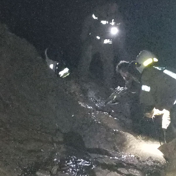 Grodno: Heroiczne wydobycie mężczyzny z grząskiego terenu za Międzyzdrojami