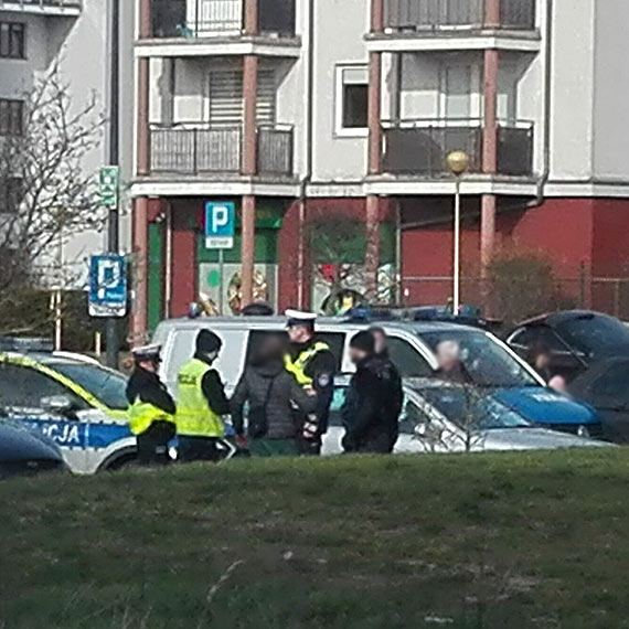 Znca si nad psem, nie wykona polece policjantw - mczyzna odpowie przed Sdem