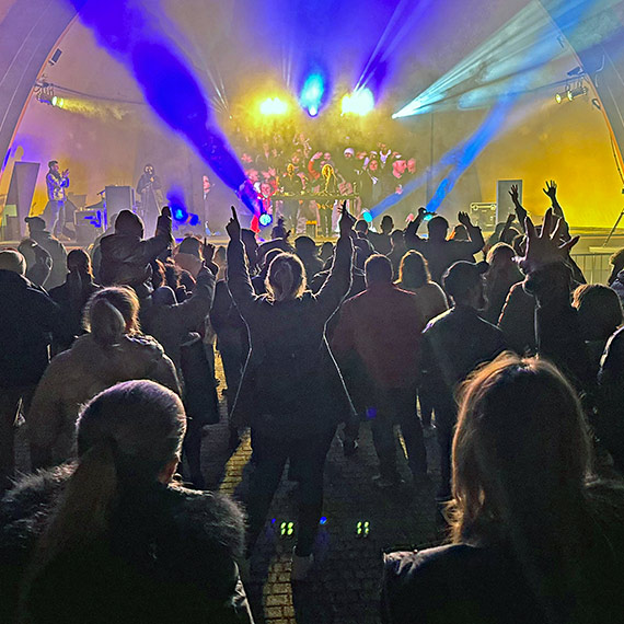 Techno Party zjednoczyo pokolenia winoujcian. Zobacz film!