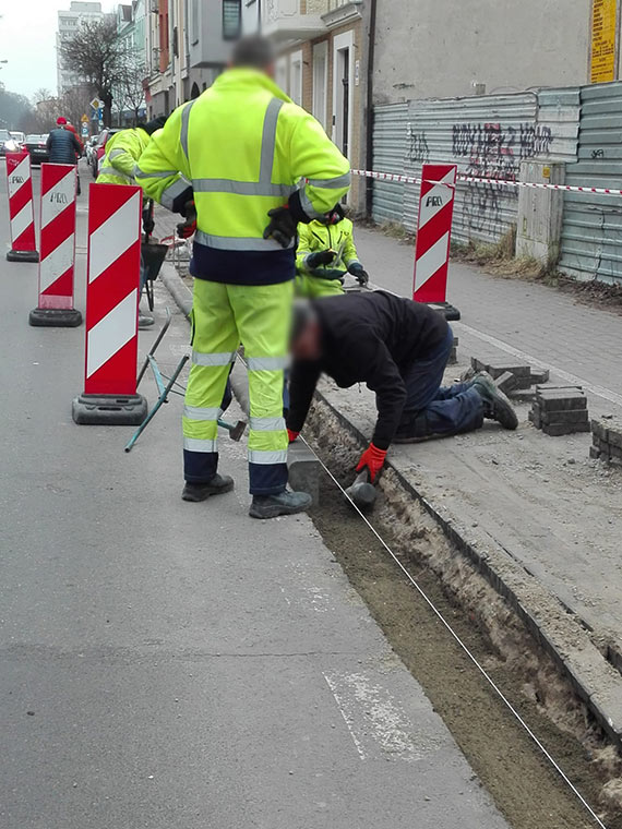 Wymiana krawnikw przy ulicy Piastowskiej