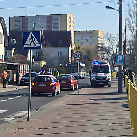 Dramat na ulicy Szkolnej: Seniorka potrcona przez samochd