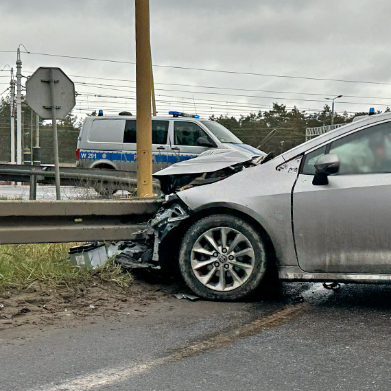 Wypadek na ulicy Wolińskiej: Zderzenie samochodu osobowego z ciężarówką