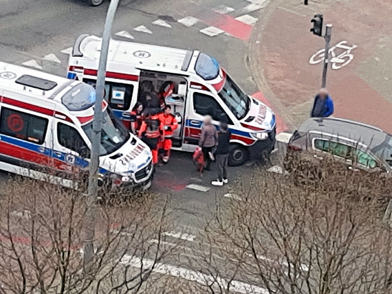 Zderzenie samochodów na skrzyżowaniu 11 Listopada