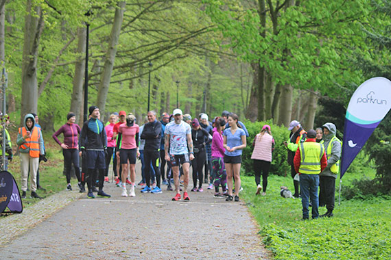 Przywitali Radka w klubie 50 parkrun