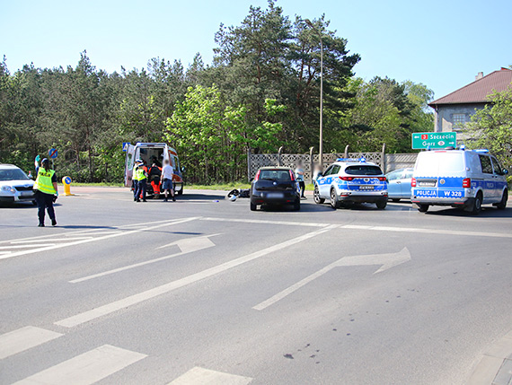 Wypadek na ulicy Karsiborskiej: Zderzenie skutera z fiatem punto