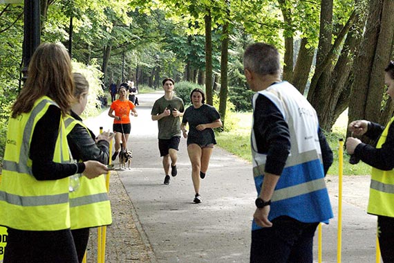 Wspólny bieg: 346. parkrun Świnoujście i „Bieg Abstynenta” Stowarzyszenia Trzeźwościowego „HOL”