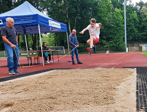 FINA MIEJSKI VII EDYCJI winoujskich „Czwartkw Lekkoatletycznych”