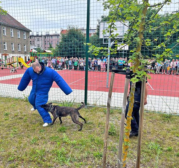 Dzień Dziecka ze świnoujskimi stróżami prawa