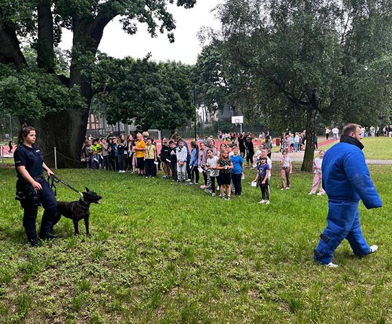 Dzień Dziecka ze świnoujskimi stróżami prawa
