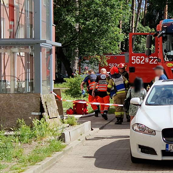 Pożar w piwnicy na ulicy Krzywej: Strażacy ewakuowali 19 osób