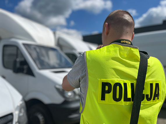 6 kradzionych pojazdw o wartoci ponad 400 tysicy zotych. Dozr dla 40 - latka podejrzanego o paserstwo
