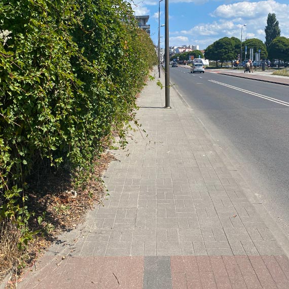 Postawcie tabliczk „Przejcie Drug Stron”  