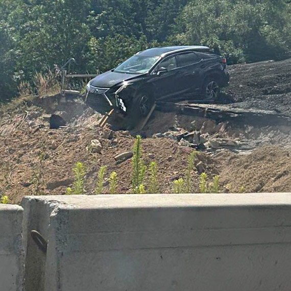 Lexus nad Skarp: Tajemnicze zdarzenie przy budowie drogi S3 za Wolinem