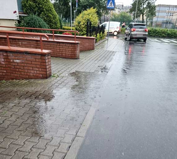 Mieszkaniec: Zalane skrzyowanie - tak wygldaj konsekwencje remontu