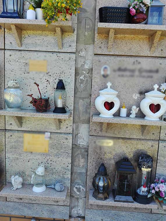 Mieszkańcy Świnoujścia zaniepokojeni stanem Kolumbarium na cmentarzu