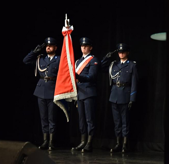 Szczeglny dzie dla policjantw i pracownikw cywilnych Komenda Miejska Policji w winoujciu - Miejskie obchody wita Policji na 44 Wyspach!