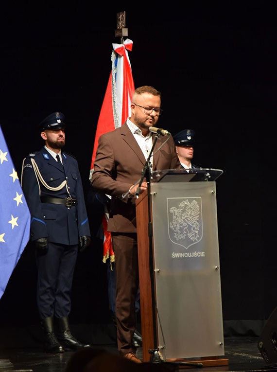 Szczególny dzień dla policjantów i pracowników cywilnych Komenda Miejska Policji w Świnoujściu - Miejskie obchody Święta Policji na 44 Wyspach!