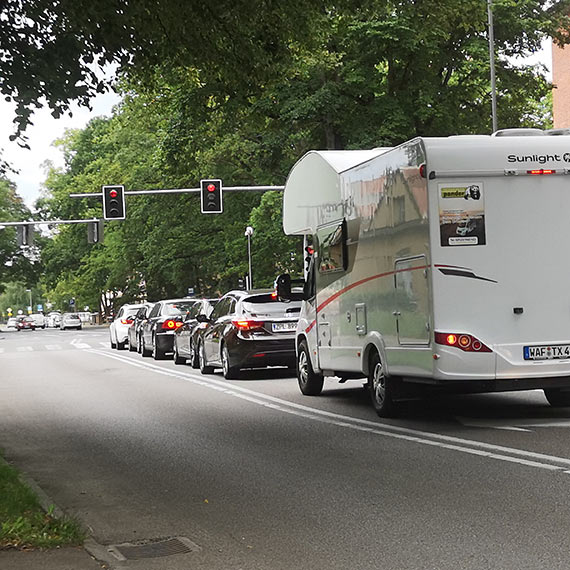 Mieszkaniec: 4 sekundy i kilkadziesit samochodw oczekujcych!