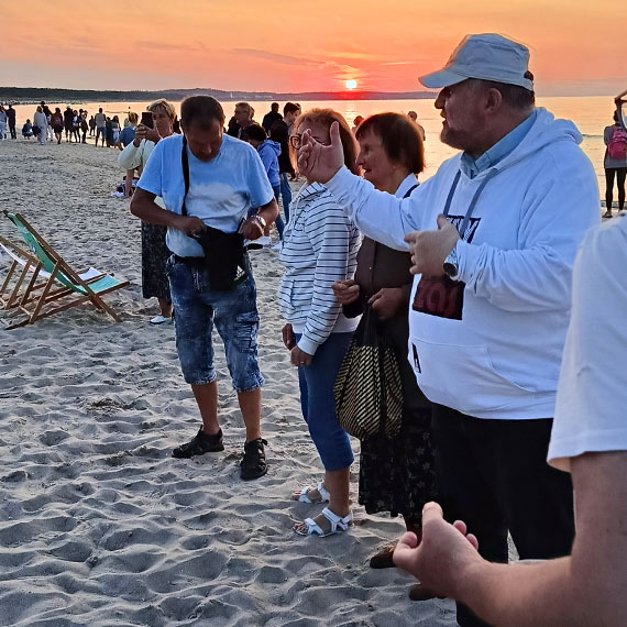 Przed nimi najdłuższa pielgrzymia trasa w Polsce. Na kilkanaście godzin przed wyjściem uczestnicy pieszej pielgrzymki na Jasną Górę spotkali się na plaży