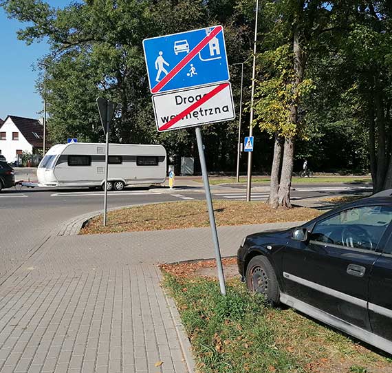 Mail od Mieszkańca: Krzywe znaki drogowe w Świnoujściu