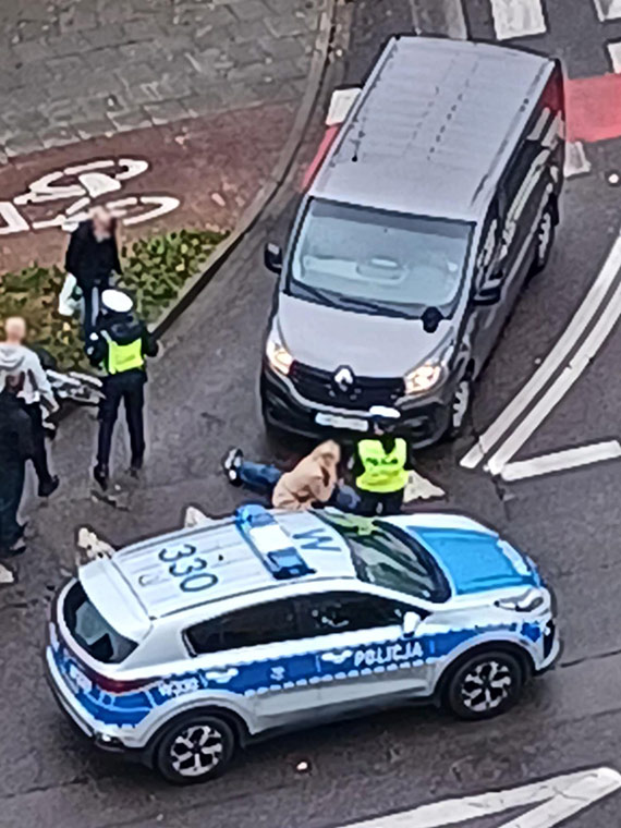 Potrącenie rowerzysty na Grodzkiej – 66-latek trafił do szpitala