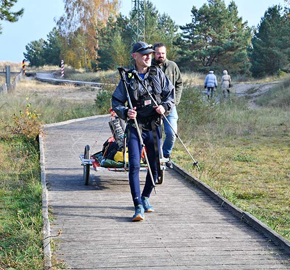 Wędrowiec z pomocą dla zwierząt dotarł do Świnoujścia
