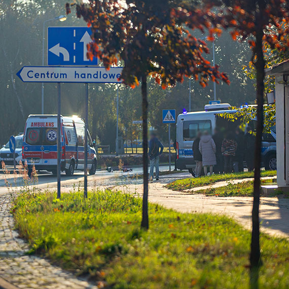 Wypadek na Matejki – 25-latek który jechał na hulajnodze trafił do szpitala