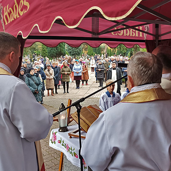 Naszych zmarłych wspominaliśmy z modlitwą na cmentarnych alejkach. Dziś przywołujemy pamięć spoczywających na morskim dnie