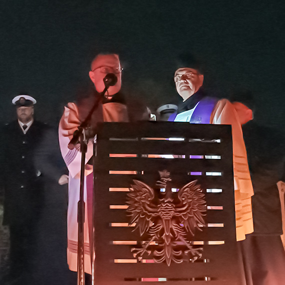Morskie Zaduszki rozświetliły brzeg świnoujskiej plaży