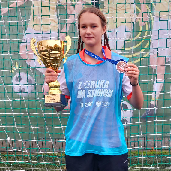 Dziewczęta z SP 4 w Świnoujściu na podium – emocjonujący finał wojewódzki turnieju piłki nożnej „Z Orlika na Stadion”